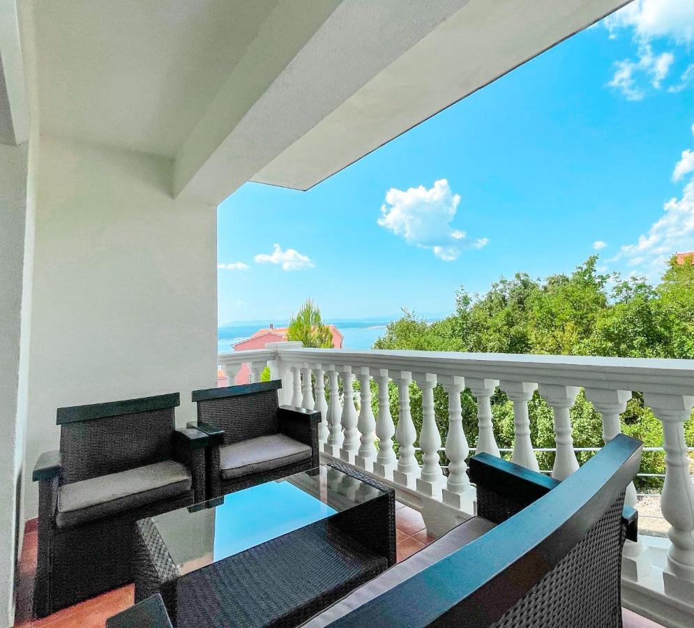 Apartments Villa Klaudia - Adults Only Crikvenica Bagian luar foto