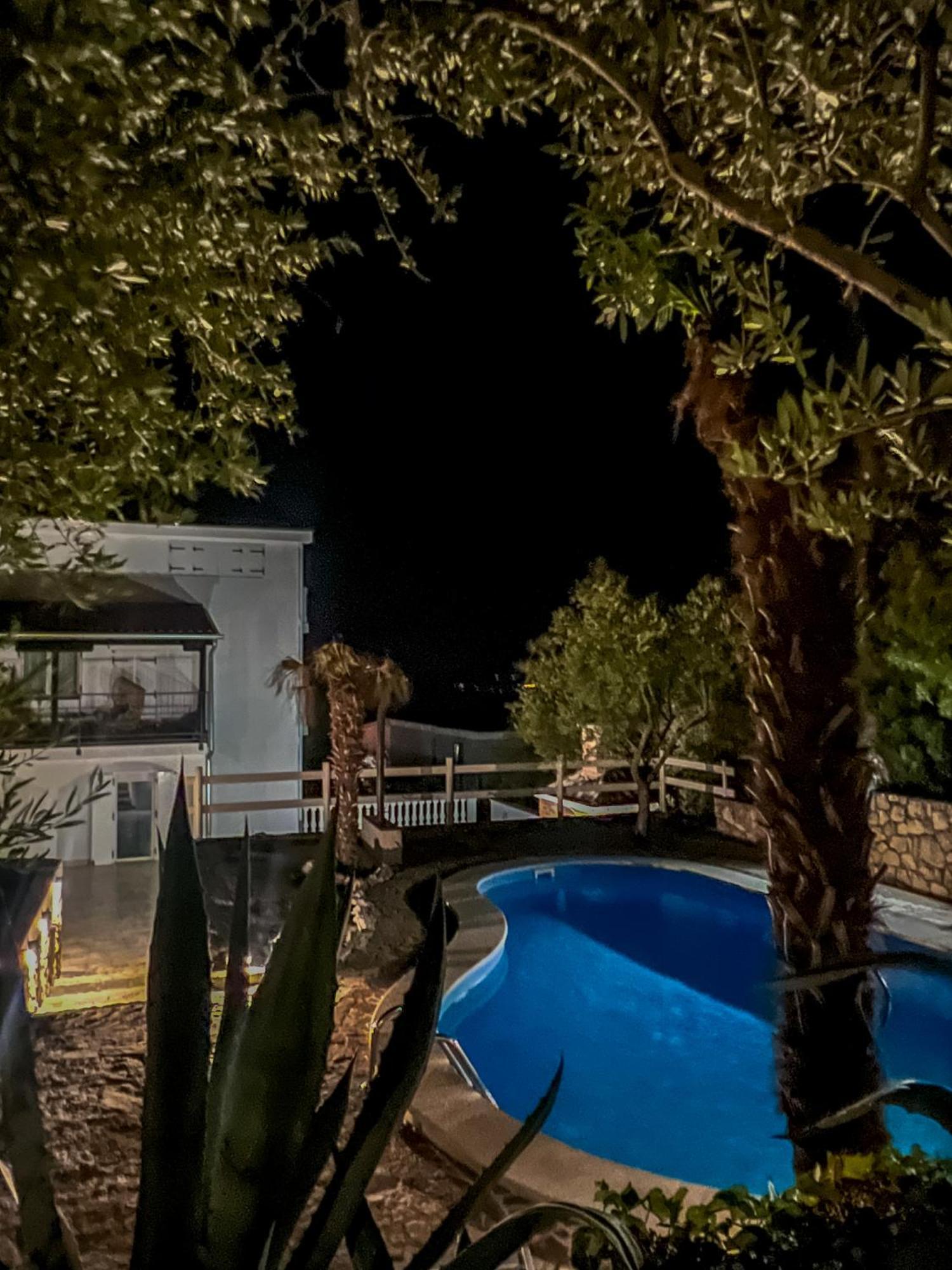Apartments Villa Klaudia - Adults Only Crikvenica Bagian luar foto